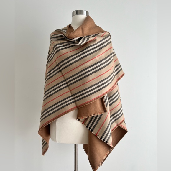 Burberry Icon Strips Wool Reversible Cape - Picture 7 of 12